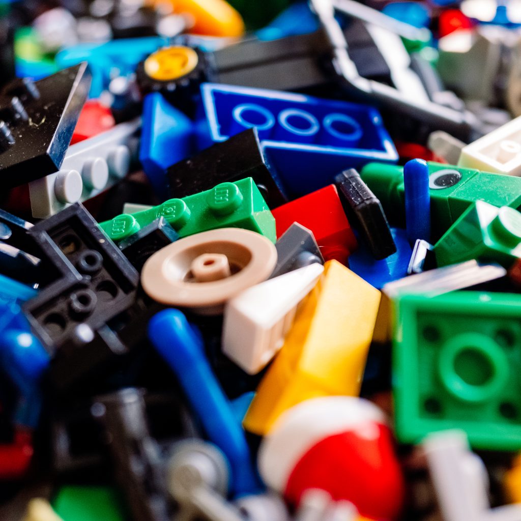 buket slutpunkt betalingsmiddel LEGO plans to find replacement material for bricks by 2030 | Happy Eco News