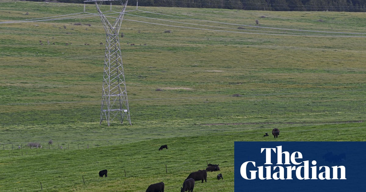 Australia's electricity predicted to be cheaper in 2023, helped by green power and lower gas prices