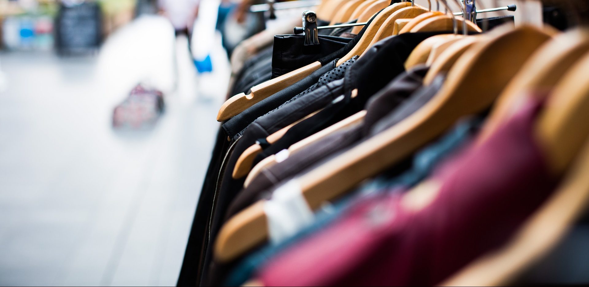 hangers g45d4d95d9 1920 e1665757841503 Not-So-Fast Fashion: EU Reveals Crackdown on Disposable Clothing