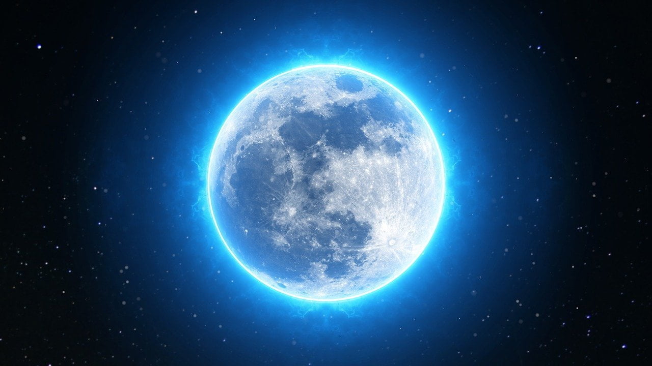 full moon g2bb2eee8a 1280 Researchers Say CO2 “Traps” On Moon Could Be Used to Grow Plants