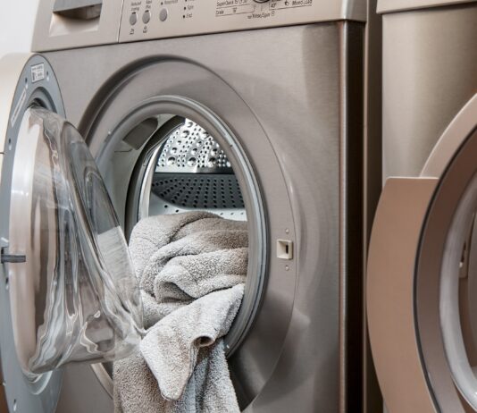 Specially designed washing machines, filtres and coatings can potentially reduce our washing machine microplastic problem, and they are initial solutions that can be modified over time.